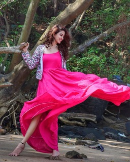 Eshanya Maheshwari feet photo 1