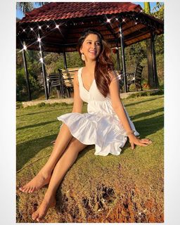 Eshanya Maheshwari feet photo 9