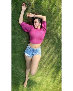 Eshanya Maheshwari feet photo 7