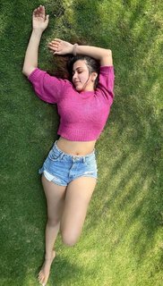 Eshanya Maheshwari feet photo 3