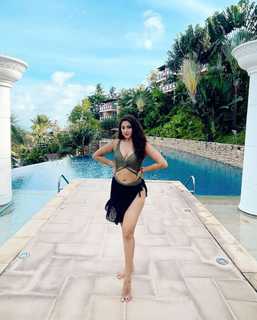 Eshanya Maheshwari feet photo 18