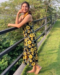 Eshanya Maheshwari feet photo 10