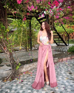 Eshanya Maheshwari feet photo 18