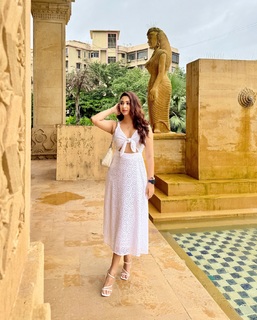 Eshanya Maheshwari feet photo 14