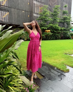 Eshanya Maheshwari feet photo 10
