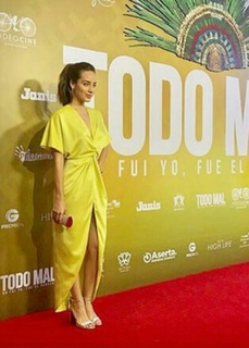 Esmeralda Pimentel feet photo thumbnail