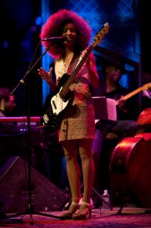 Esperanza Spalding feet photo 7