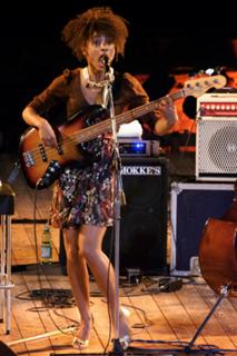 Esperanza Spalding feet photo 15