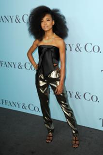 Esperanza Spalding feet photo 3