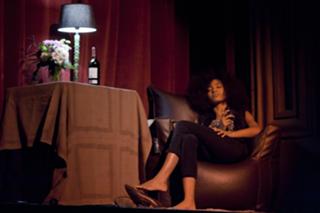 Esperanza Spalding feet photo 2