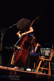 Esperanza Spalding feet photo 11