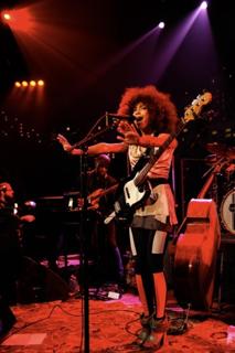 Esperanza Spalding feet photo 10