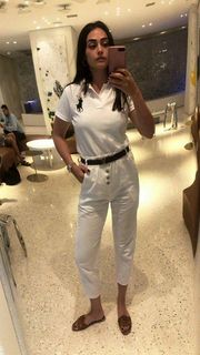 Esra Bilgiç feet photo thumbnail