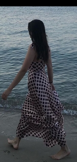 Esra Bilgiç feet photo thumbnail