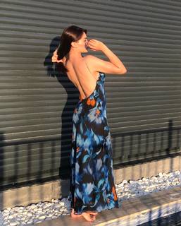 Esra Bilgiç feet photo thumbnail