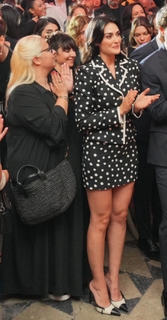 Esra Bilgiç feet photo thumbnail