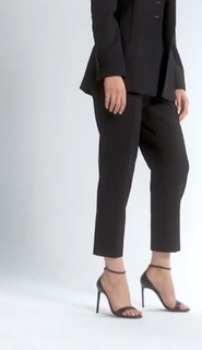 Esra Bilgiç feet photo thumbnail