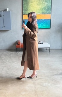 Esra Bilgiç feet photo thumbnail