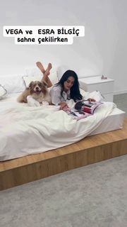 Esra Bilgiç feet photo 13