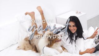 Esra Bilgiç feet photo 9