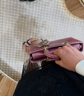 Esra Bilgiç feet photo 7