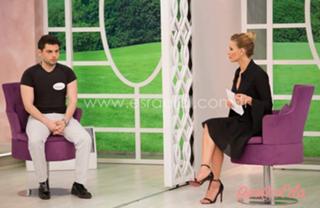 Esra Erol feet photo thumbnail