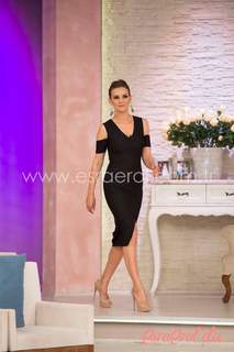 Esra Erol feet photo thumbnail