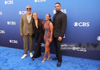 Essence Atkins feet photo thumbnail