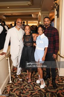 Essence Atkins feet photo thumbnail