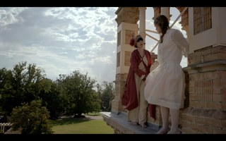 Essie Davis feet photo thumbnail