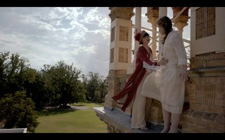 Essie Davis feet photo thumbnail