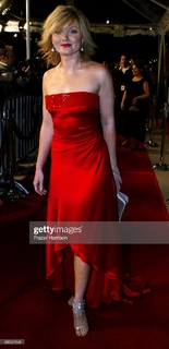 Essie Davis feet photo thumbnail