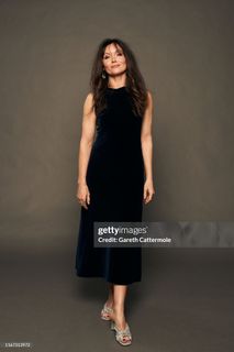 Essie Davis feet photo thumbnail