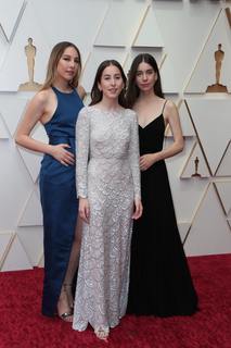 Este Haim feet photo 8
