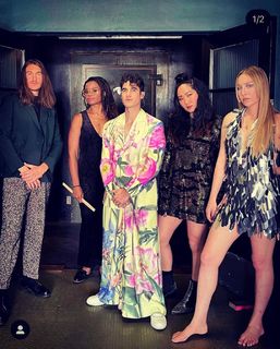 Este Haim feet photo 5