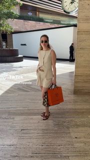 Estefania Coppola feet photo 9
