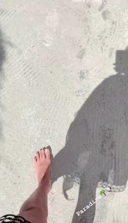 Estefania Küster feet photo 17