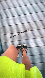 Estefania Küster feet photo 2