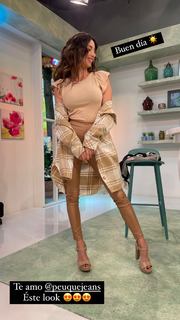 Estefi Berardi feet photo 1