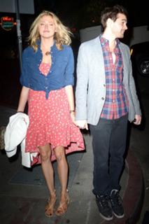 Estella Warren feet photo thumbnail