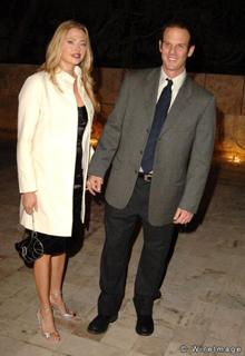 Estella Warren feet photo thumbnail