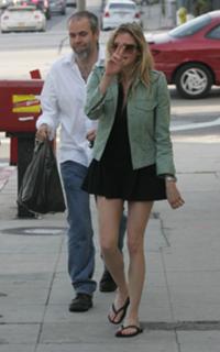 Estella Warren feet photo thumbnail