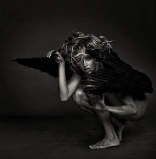 Estella Warren feet photo thumbnail