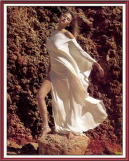 Estella Warren feet photo thumbnail