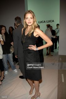 Estella Warren feet photo 9