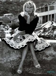 Estelle Lefébure feet photo 12
