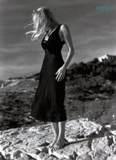 Estelle Lefébure feet photo 20