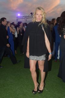 Estelle Lefébure feet photo 11