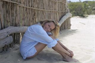 Estelle Lefébure feet photo 8