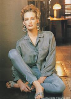 Estelle Lefébure feet photo 4